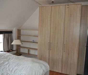Charmante woning met 2 slaapkamers en ruime tuin. - Photo 2