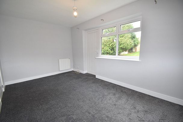 Abbey Road, Tyldesley, M29 - Photo 1