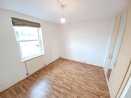 St. Patricks Court, Bath, Somerset, BA2 - Photo 3