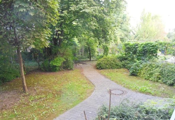 2 Raum-DACHGESCHOSS-Whg in Gohlis , Bad mit Fenster, Wanne, hell und geräumig! - Photo 1