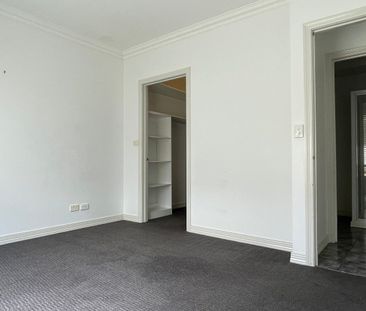 Perfectly located and lots of living space - Photo 1
