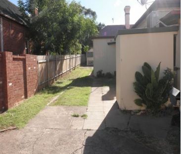 EAST TAMWORTH - One Bedroom Unit - Photo 5