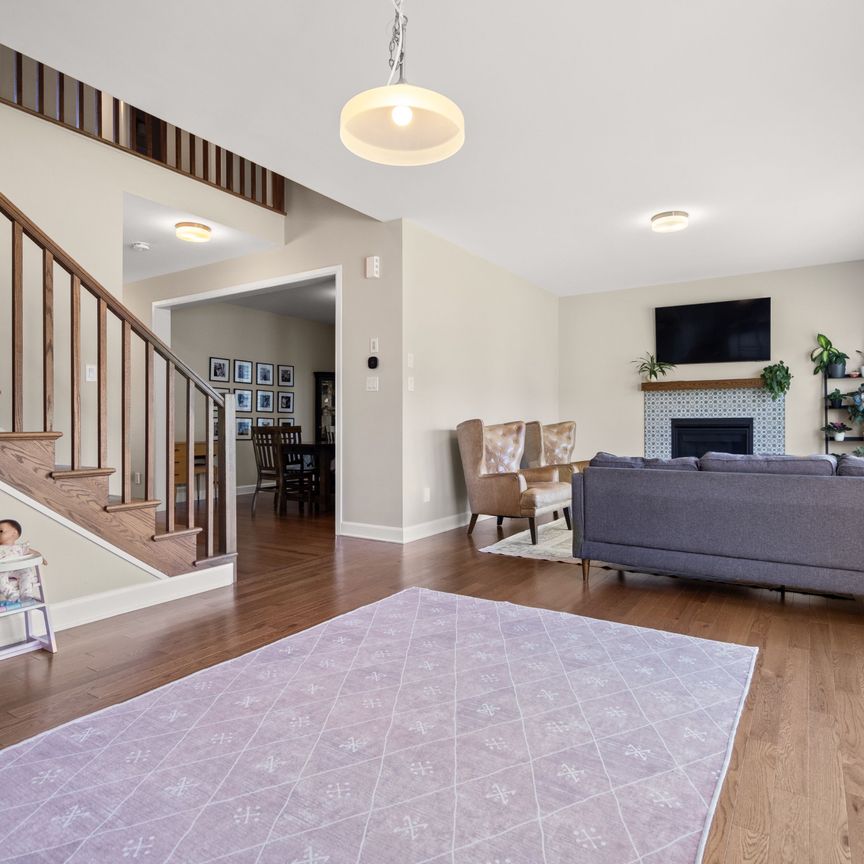 For Lease - 809 GAMBLE Drive, Russell, Ontario - Photo 1