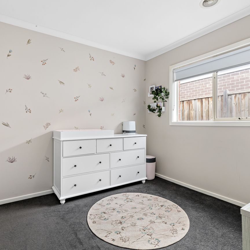 Spacious 4-Bedroom Home with Natural Light in Lalor - Photo 1