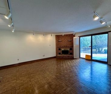 For Lease - 270 Arnold Avenue, Vaughan, Ontario - Photo 4