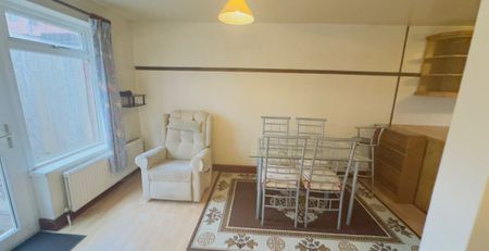 Blackpool View, Leeds, LS12 5PE - Photo 4