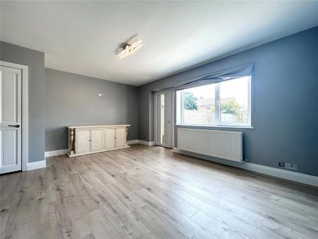 3 bedroom terraced house to rent - Photo 3