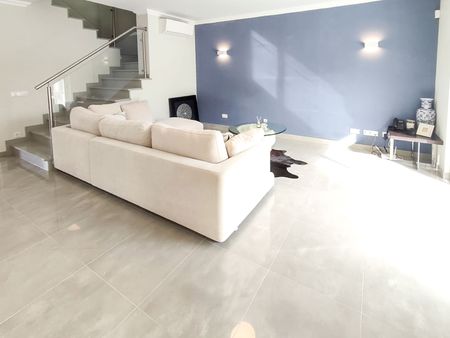 Moradia V4 para Arrendamento Anual em Lagos - Photo 2