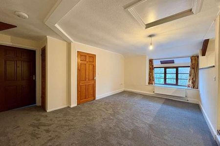 Burton Bradstock, DT6 - Photo 2