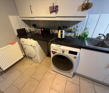 Room in a Shared House, Roxeth Hill, HA2 - Photo 4