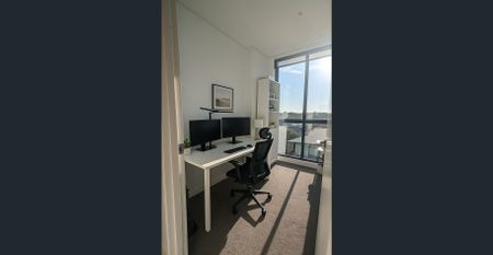 Bright Corner Apartment | Modern Design & Exceptional Space - Photo 5