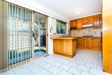 Private, Light-Filled Gem in a Prime Location - Photo 4