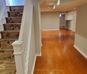 Detached Home For Lease | W9253769 - Photo 4
