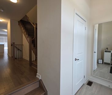 For Lease - 34 Singhampton Road, Vaughan, Ontario - Photo 4