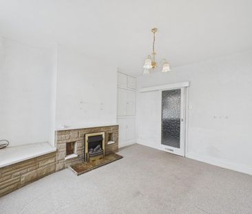 2 bedroom end of terrace house to rent - Photo 2