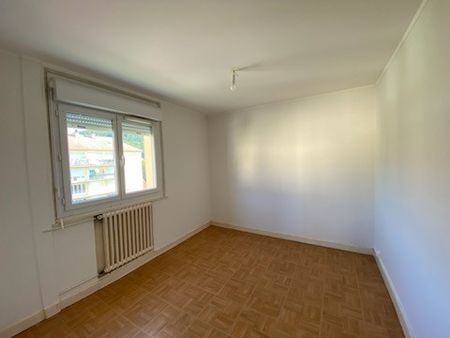 Location - Appartement T4 - 67 m² - Pont-de-Roide-Vermondans - Photo 2