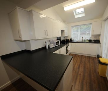 1 bedroom in a house share to rent - Photo 6