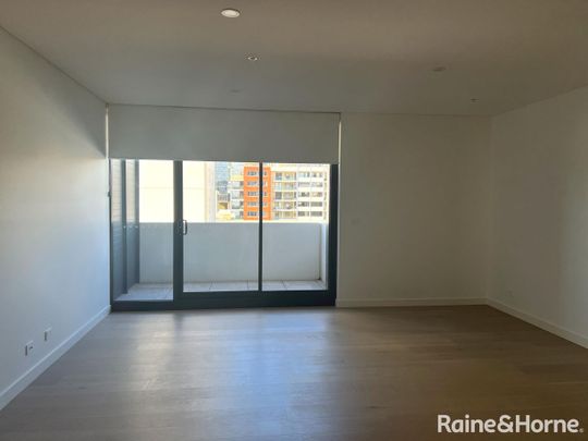 Heart of Newcastle | Chic 1-Bedroom Studio with Luxe Touches - Photo 1