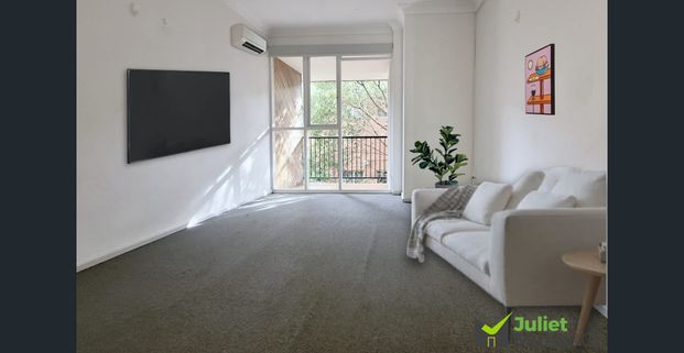 Top Floor Security and Comfort - Photo 1