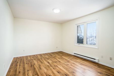 For Lease - 875 LAURIER Street Unit# 10, Clarence-Rockland, Ontario - Photo 5