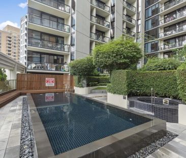 Stylish One-Bedroom Apartment in the Heart of South Yarra - Photo 2