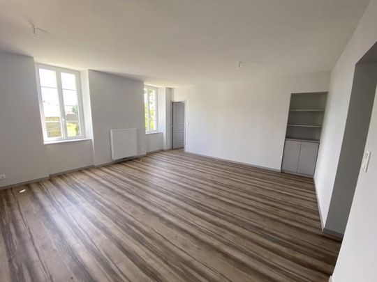 Location Appartement 4 pièces 99m² BARAQUEVILLE 12160 - Photo 1