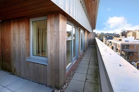 1 Bed Penthouse, Chambers Street, SE16 - Photo 3