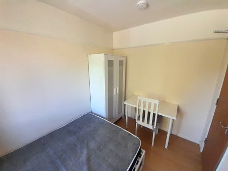 5 bed semi-detached house to rent, Norwich, NR5 - Photo 4