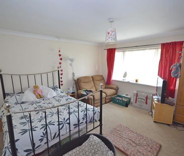 3 bedroom detached bungalow to rent - Photo 5