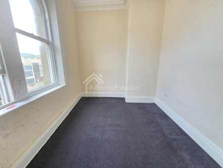 Fixed Price £700 pcm - Available Now - Unfurnished - Photo 2