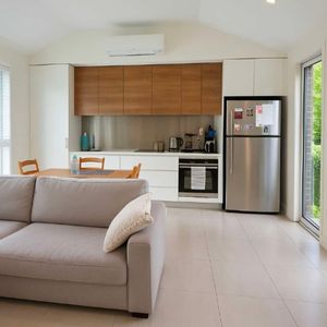 Beverly Hills - Photo 2