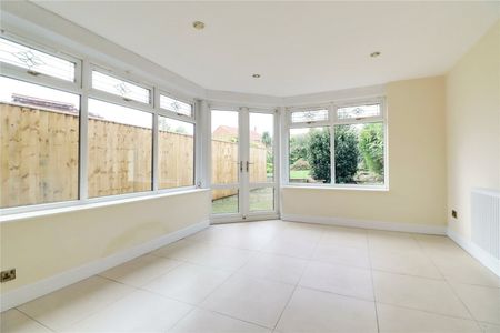 High Street, Barrow Upon Humber - Photo 2