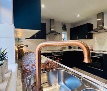 Beautifully presented property promoting modern living - Photo 2