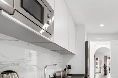 Luxury Flat for rent in Nueva Andalucia, Andalusia - Photo 3