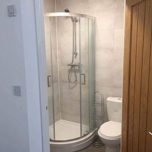 1 bed House Share - To Let - Photo 2