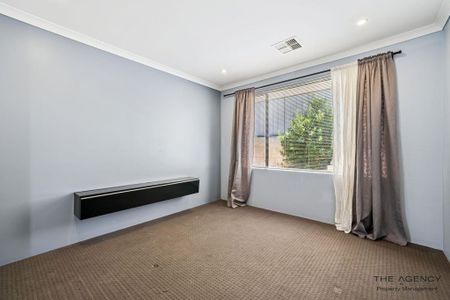 Spacious, Modern Living in the Heart of Wellard - Photo 4