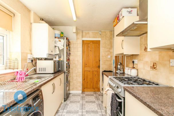 3 bed Semi-Detached House for Rent - Photo 1