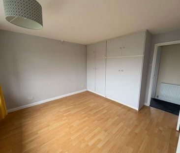 A superb FOUR BEDROOM detached family home occupying a lovely plot ... - Photo 3