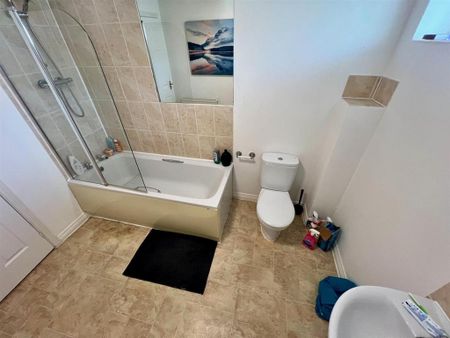 1 bedroom in a house share to rent - Photo 5
