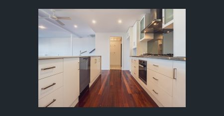 Modern Lennox Head Retreat with Ocean Breezes - Photo 3