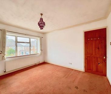 4 bedroom semi-detached house to rent - Photo 4