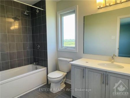 For Lease - 634 Flagstaff Drive, Barrhaven, Ontario - Photo 2