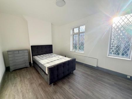 4 bedroom terraced house to rent - Photo 3