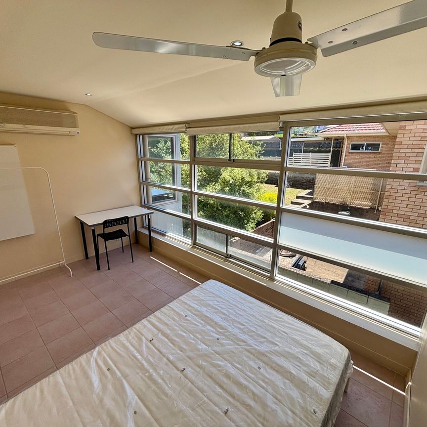 Windsor Gardens - Photo 1