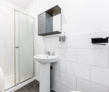Warwick Road, SW5, London - Photo 6