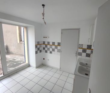 Location Appartement 2 pièces 51m² LES VANS 07140 - Photo 2