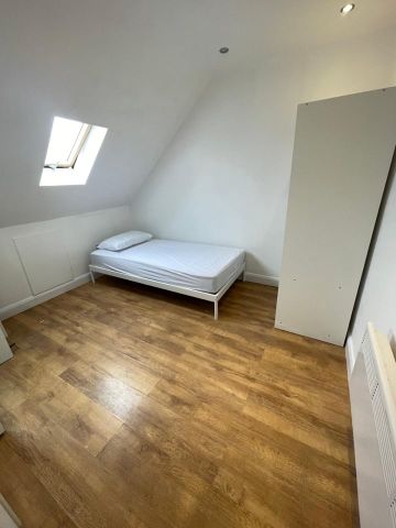 Studio Flat, Leeside Crescent, NW11 - Photo 3