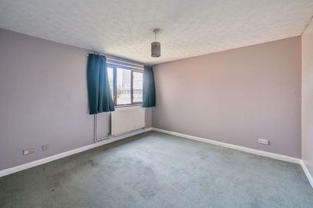 4 bedroom detached house to rent - Photo 2