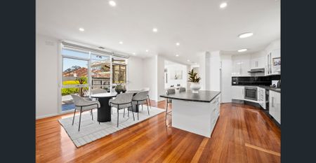 A FAMILY SANCTUARY OF LIGHT, SPACE AND PRIVACY - Photo 4