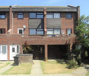3 bedroom ground floor flat to rent - Photo 3